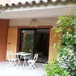 Ξενοδοχείο με διαμερίσματα Le Village Marin 4*