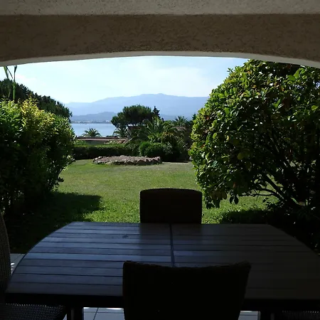 Ξενοδοχείο με διαμερίσματα Le Village Marin