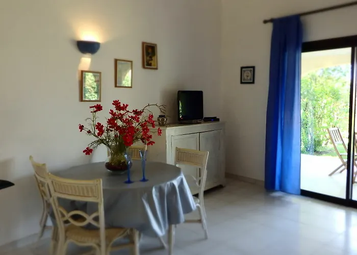 Le Village Marin بورتو فيكشْيو