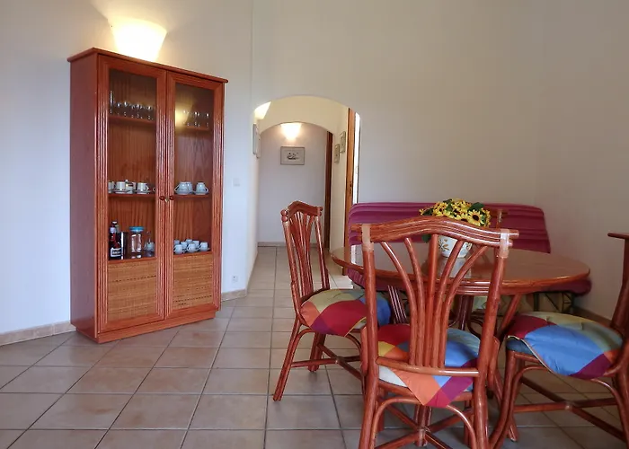 Le Village Marin بورتو فيكشْيو